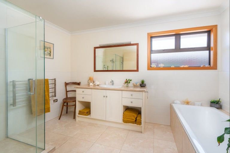 Photo of property in 48 Blue Ridge Drive, Acacia Bay, Taupo, 3385