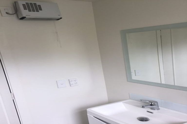 Photo of property in 118 Holly Road, St Albans, Christchurch, 8014