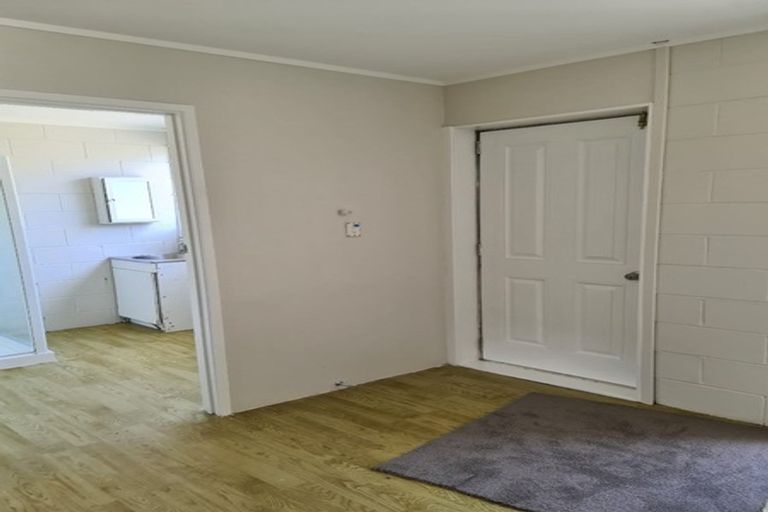 Photo of property in 28 Leo Street, Glen Eden, Auckland, 0602
