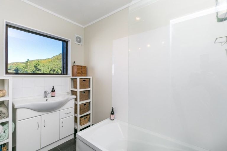 Photo of property in 99 Thurleigh Grove, Karori, Wellington, 6012