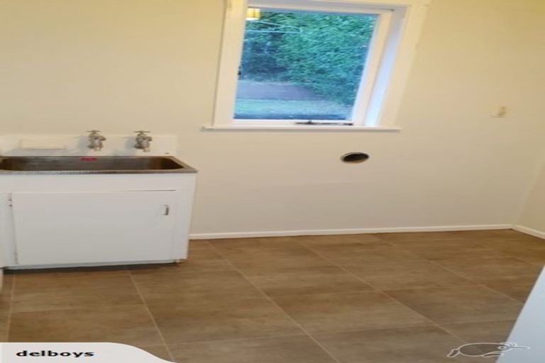 Photo of property in 18 Bond Crescent, Forrest Hill, Auckland, 0620