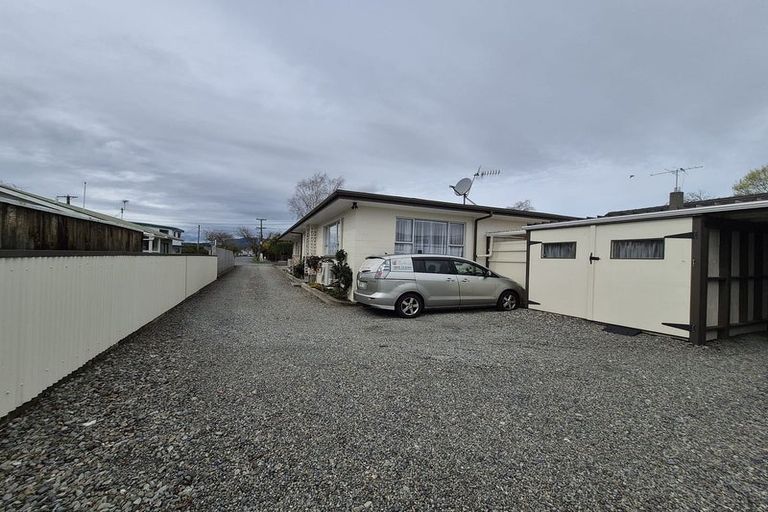 Photo of property in 2/9 Whitley Avenue, Ebdentown, Upper Hutt, 5018