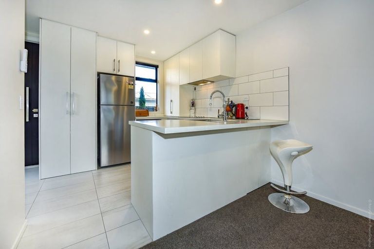 Photo of property in 8/68 Barbour Street, Waltham, Christchurch, 8011
