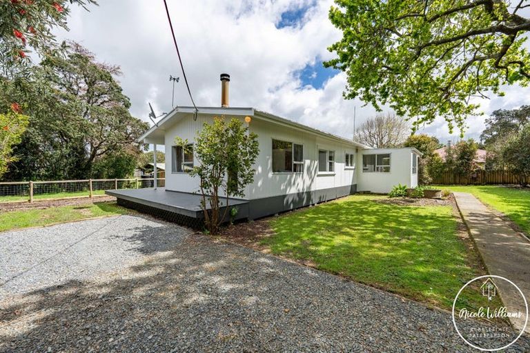 Photo of property in 9 Regent Street, Whakapirau, Maungaturoto, 0583