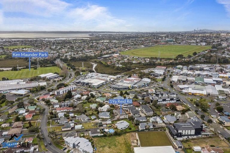 Photo of property in 19a Reid Road, New Lynn, Auckland, 0600