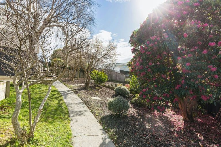Photo of property in 3 Bell Street, Tawa, Wellington, 5028