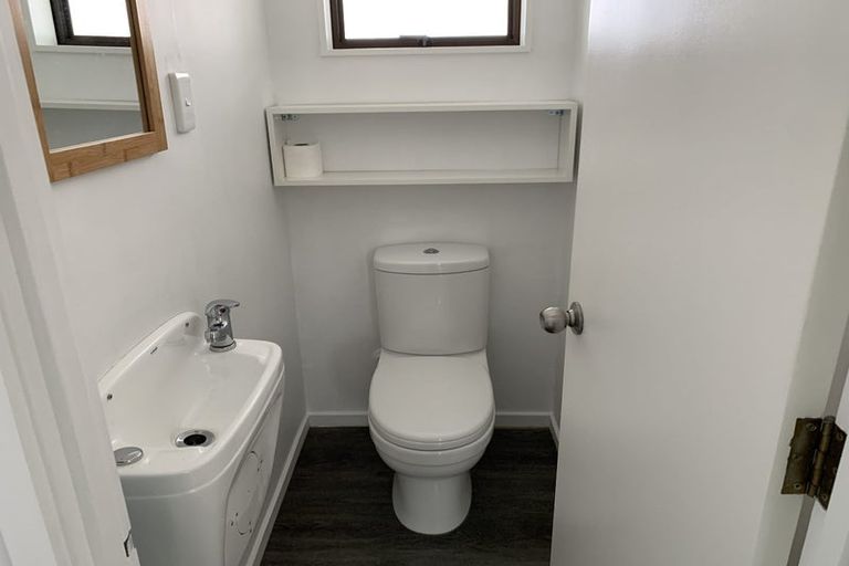 Photo of property in 23a Melandra Road, Stanmore Bay, Whangaparaoa, 0932