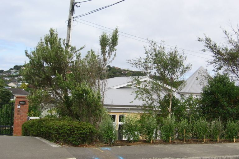 Photo of property in 19 Simla Crescent, Khandallah, Wellington, 6035