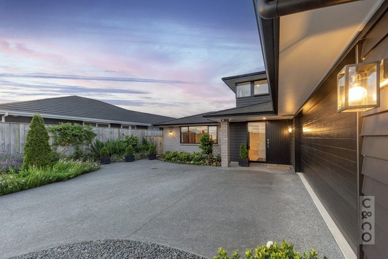 Photo of property in 17 Pitoitoi Drive, Riverhead, 0820