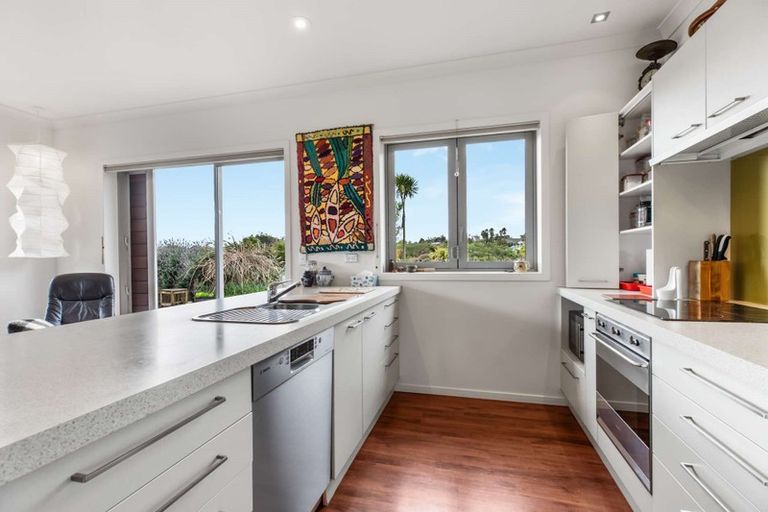 Photo of property in 10 Millbrook Drive, Waiuku, 2683