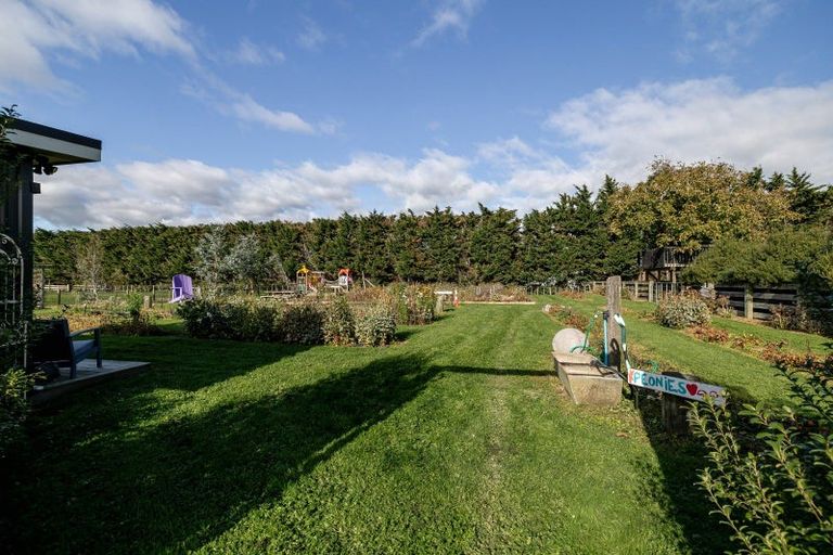 Photo of property in 2009 Longburn Rongotea Road, Longburn, Palmerston North, 4475