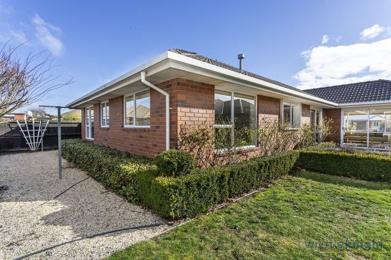 Photo of property in 8 Innisfree Place, Northwood, Christchurch, 8051