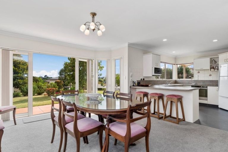 Photo of property in 16 Meadowviews Drive, Welcome Bay, Tauranga, 3112