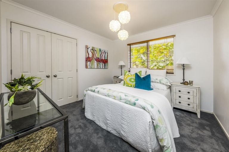 Photo of property in 16 Karson Place, Flat Bush, Auckland, 2016