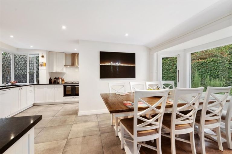 Photo of property in 38a/1 Norwood Road, Bayswater, Auckland, 0622