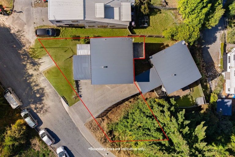 Photo of property in 32 Dart Place, Fernhill, Queenstown, 9300