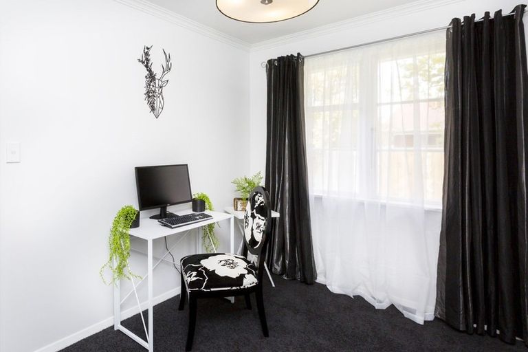 Photo of property in 2b Liverpool Street, Trentham, Upper Hutt, 5018