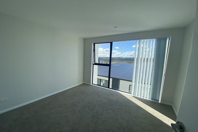 Photo of property in 33 Hinonga Loop, Silverdale, 0932