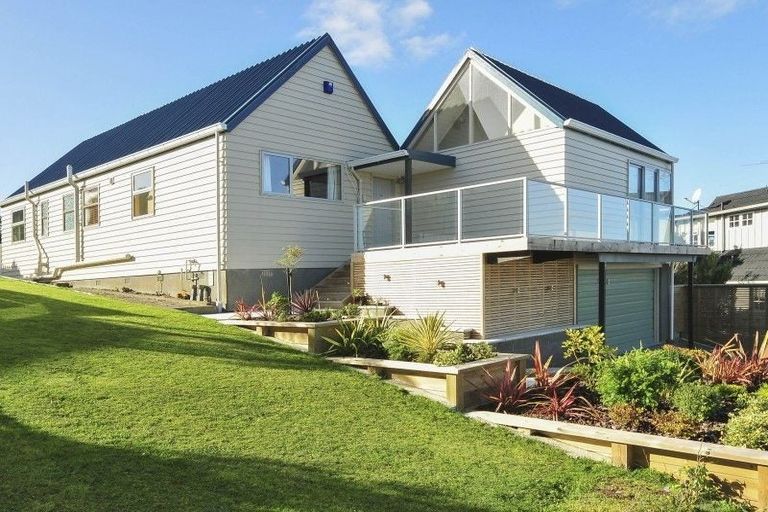 Photo of property in 3 Lone Tree Grove, Kelson, Lower Hutt, 5010