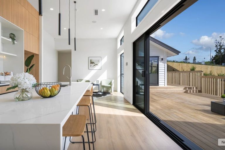 Photo of property in 17 Awanui Road, Red Beach, 0932