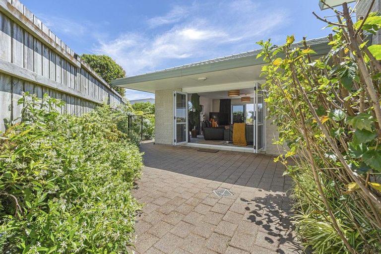 Photo of property in 8 Chatswood Grove, Fitzroy, New Plymouth, 4312