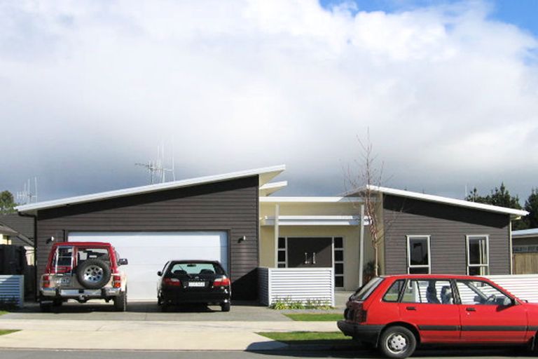 Photo of property in 94 Saint James Drive, Huntington, Hamilton, 3210