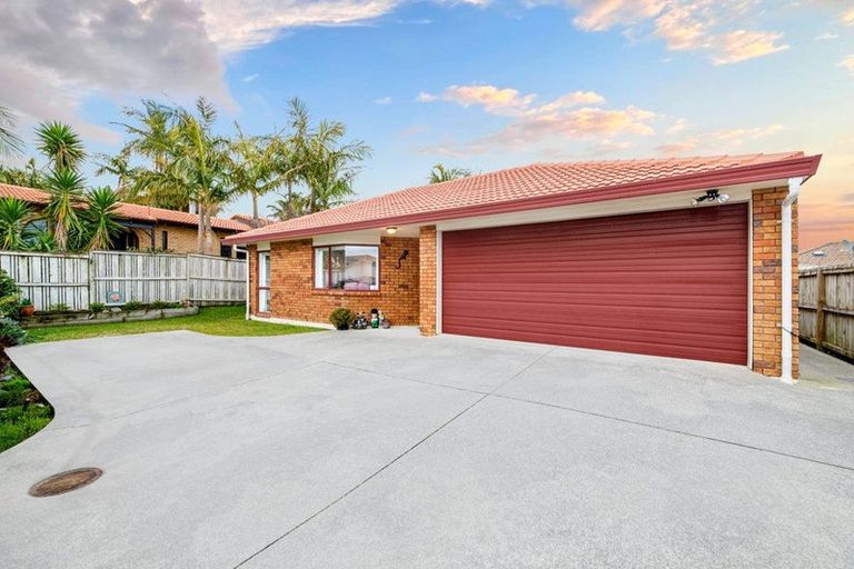 Photo of property in 15 Jelicich Court, Henderson, Auckland, 0612