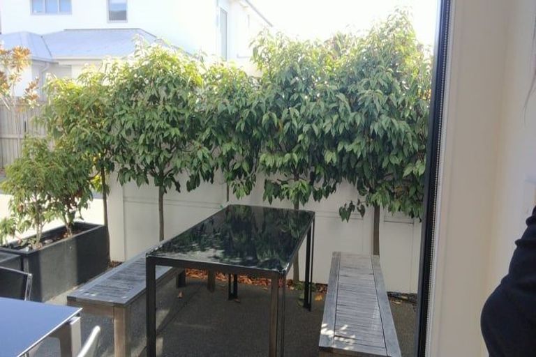 Photo of property in 138a Holly Road, St Albans, Christchurch, 8014