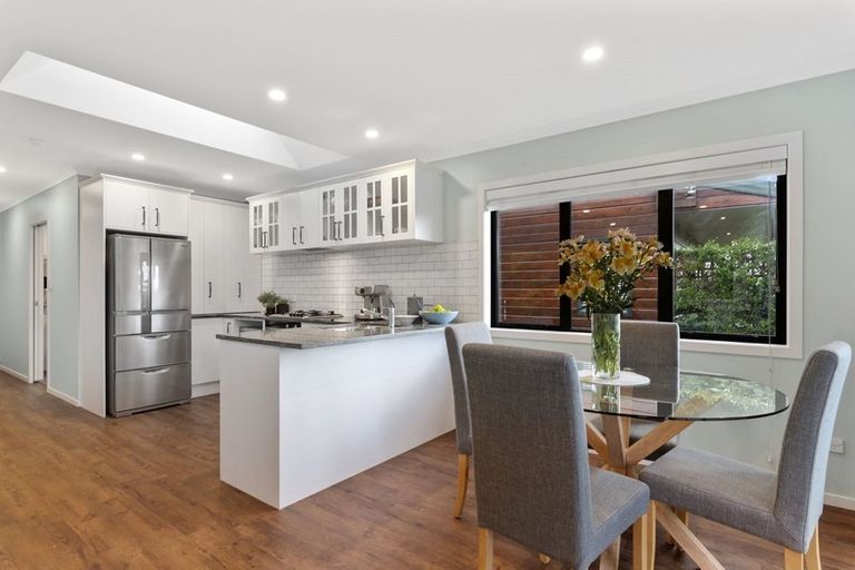 Photo of property in 78 Matija Place, Red Beach, 0932