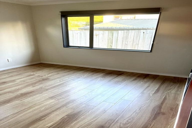 Photo of property in 23a Ranui Avenue, Ranui, Auckland, 0612