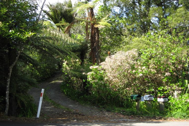 Photo of property in 509 Scenic Drive, Waiatarua, Auckland, 0612