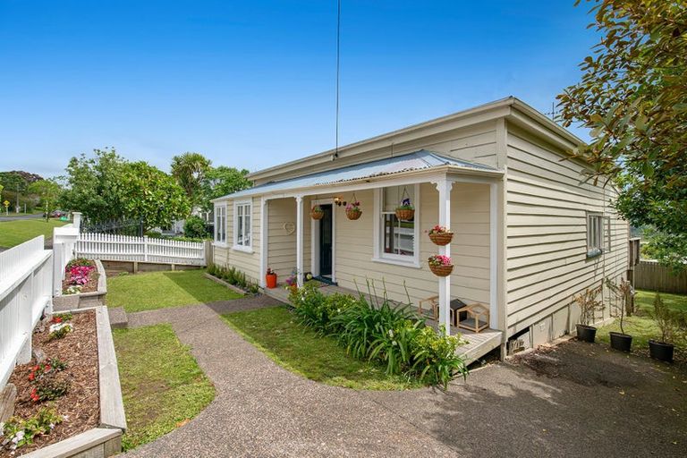 Photo of property in 31 Garfield Road, Helensville, 0800
