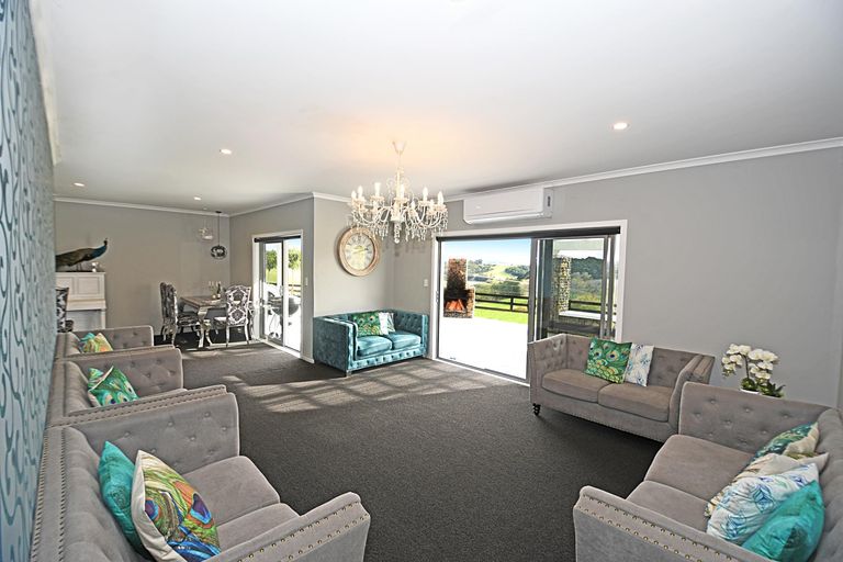 Photo of property in 7 Mountain Road, Kaiwaka, Maungaturoto, 0587