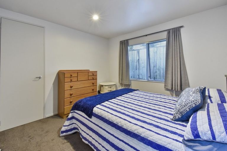 Photo of property in 17 Elias Court, The Gardens, Auckland, 2105