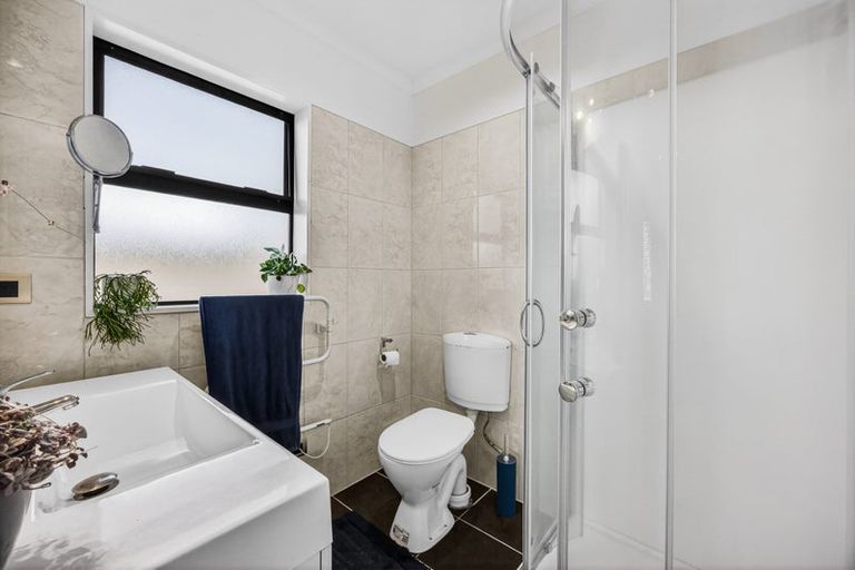 Photo of property in 20b Puketitiro Street, Glen Eden, Auckland, 0602