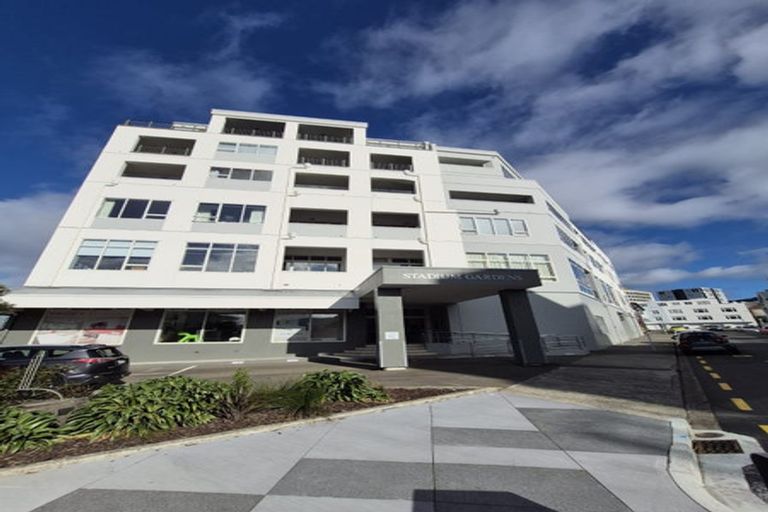 Photo of property in Stadium Garden Flats, 309/107 Thorndon Quay, Pipitea, Wellington, 6011