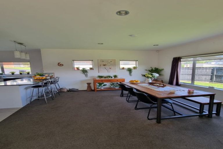 Photo of property in 12 Vino Cina Heights, Ranui, Auckland, 0612