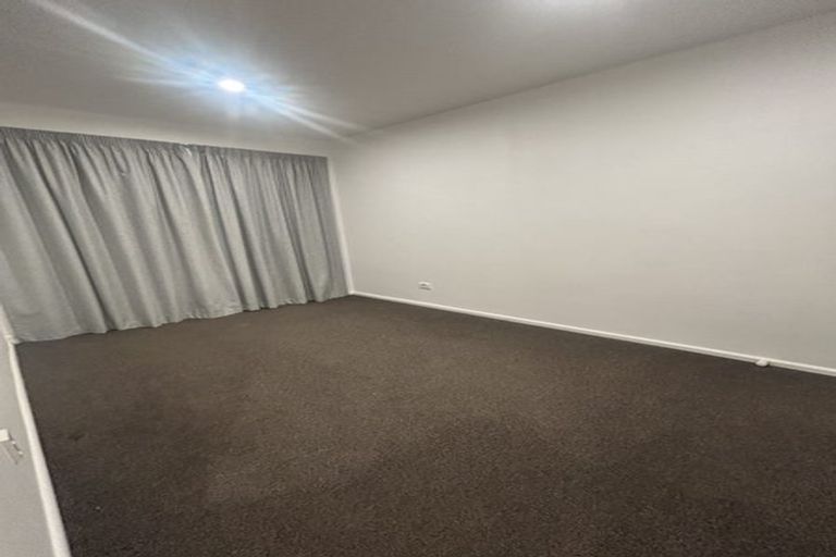 Photo of property in 316 Memorial Avenue, Burnside, Christchurch, 8053