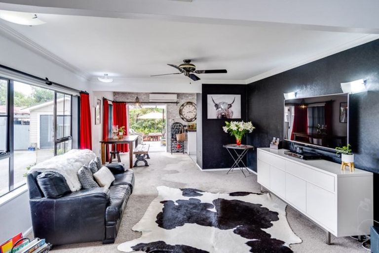 Photo of property in 3 Nikau Street, Taradale, Napier, 4112