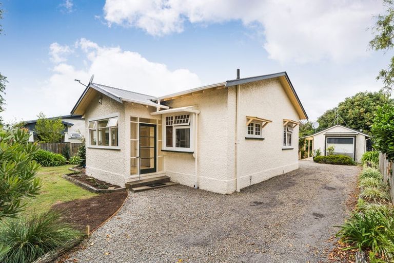 Photo of property in 7 Rangitane Street, Palmerston North, 4414