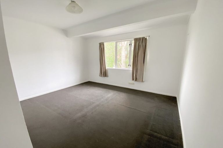 Photo of property in 129 Aviemore Drive, Highland Park, Auckland, 2010