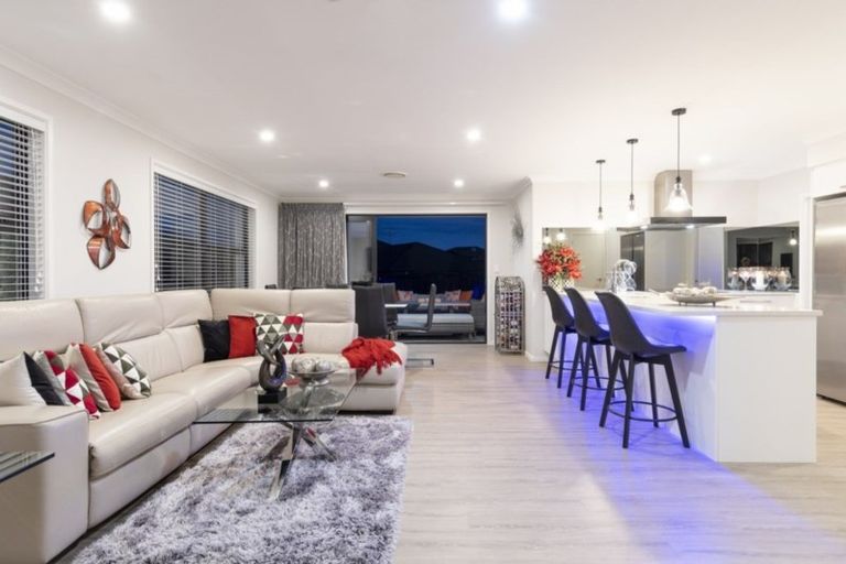 Photo of property in 12 Lakeside Terrace, Omokoroa, 3114