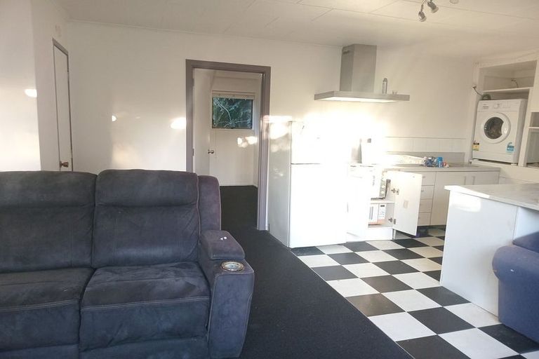 Photo of property in 16 Valhalla Drive, Beach Haven, Auckland, 0626