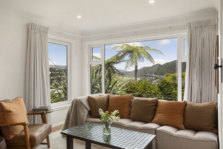 Photo of property in 28 Montgomery Avenue, Karori, Wellington, 6012