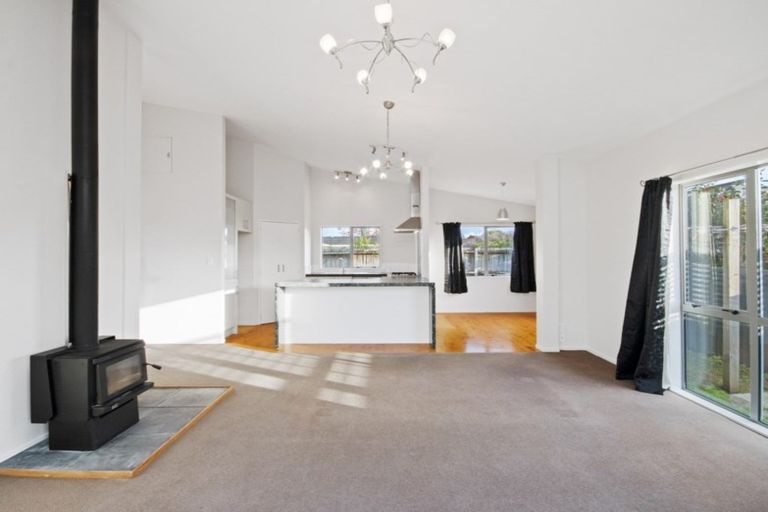 Photo of property in 16 Notre Dame Court, Pukekohe, 2120