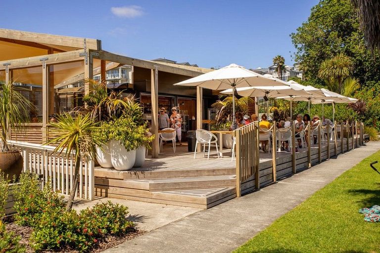 Photo of property in 6 Sunshine Terrace, Orewa, 0931