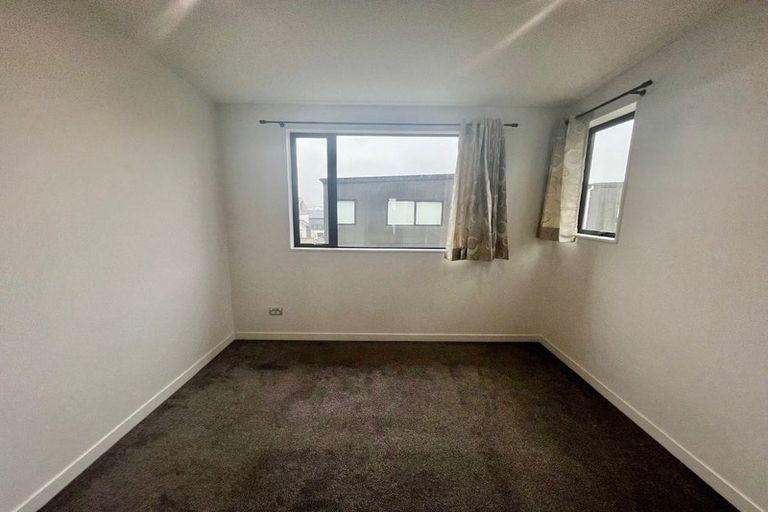 Photo of property in 32 Parahau Road, Papakura, 2110