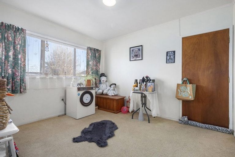 Photo of property in 6b Kent Street, Waiuku, 2123