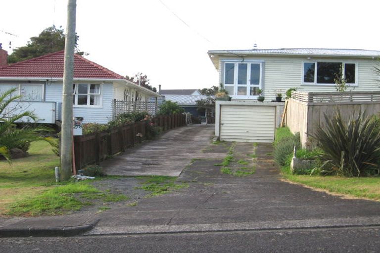Photo of property in 8 Wharf Road, Te Atatu Peninsula, Auckland, 0610