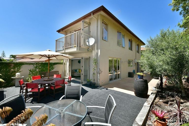 Photo of property in 33 Millennial Way, Orewa, 0931